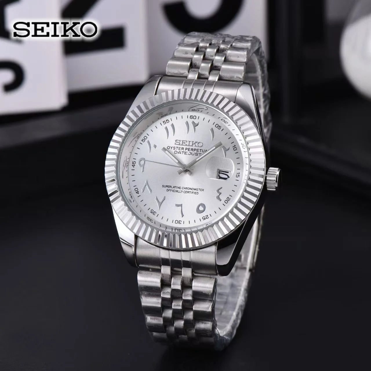 Seiko Luxe Quartz Watch – Stainless Steel Date Display